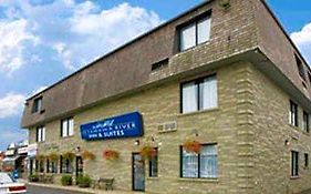 Petawawa River Inn & Suites